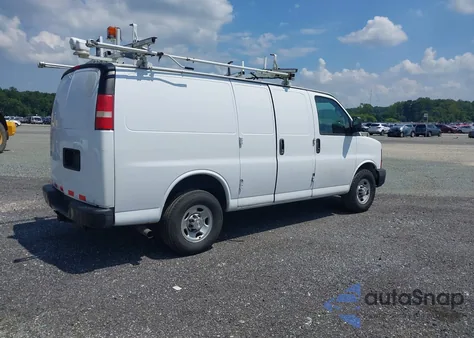 2015 Chevrolet Express 2500 Work Van z USA, uszkodzony, nr VIN 1GCWGFCF7F1157567